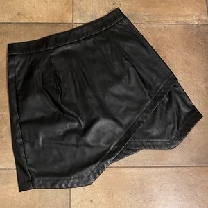 SHEIN Women’s Black Faux Leather Mini Skirt Size Small